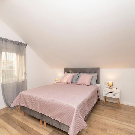 Villa Eni Apartments 1 Mandre Zewnętrze zdjęcie